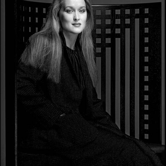 Meryl Streep in Macintosh chair.Arrowsmith.©